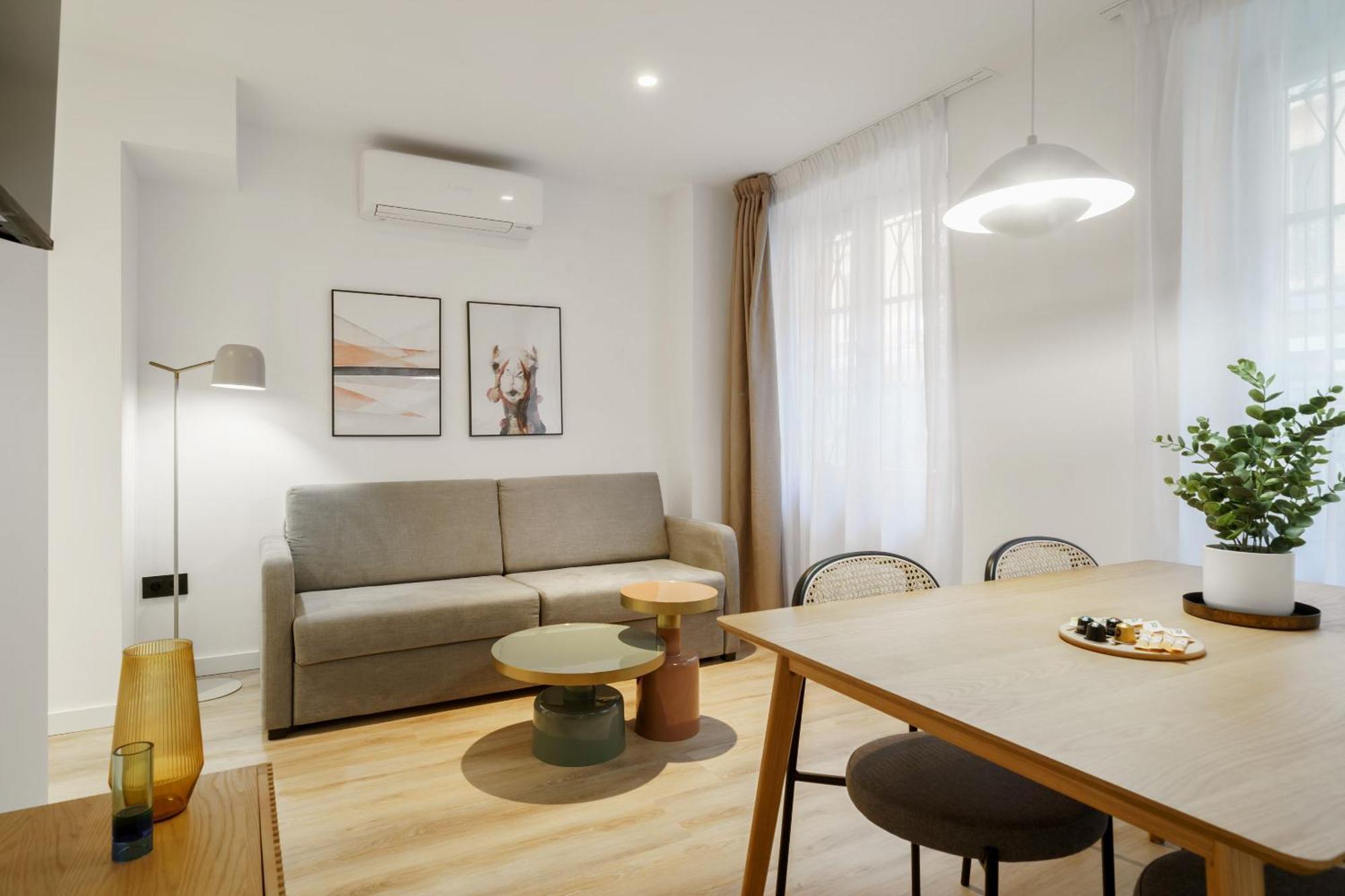 Limehome Malaga Calle Victoria Exterior foto