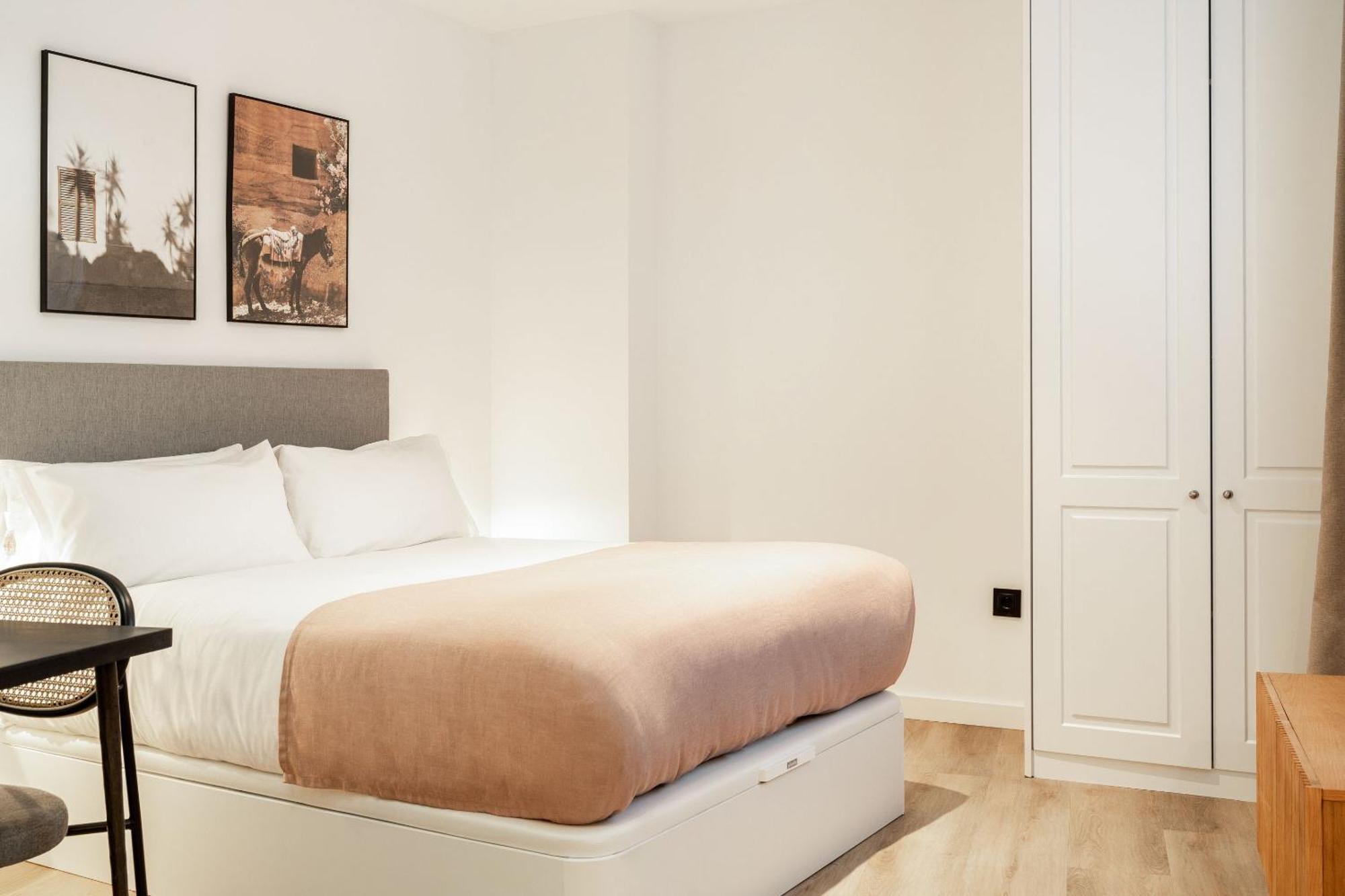 Limehome Malaga Calle Victoria Habitación foto