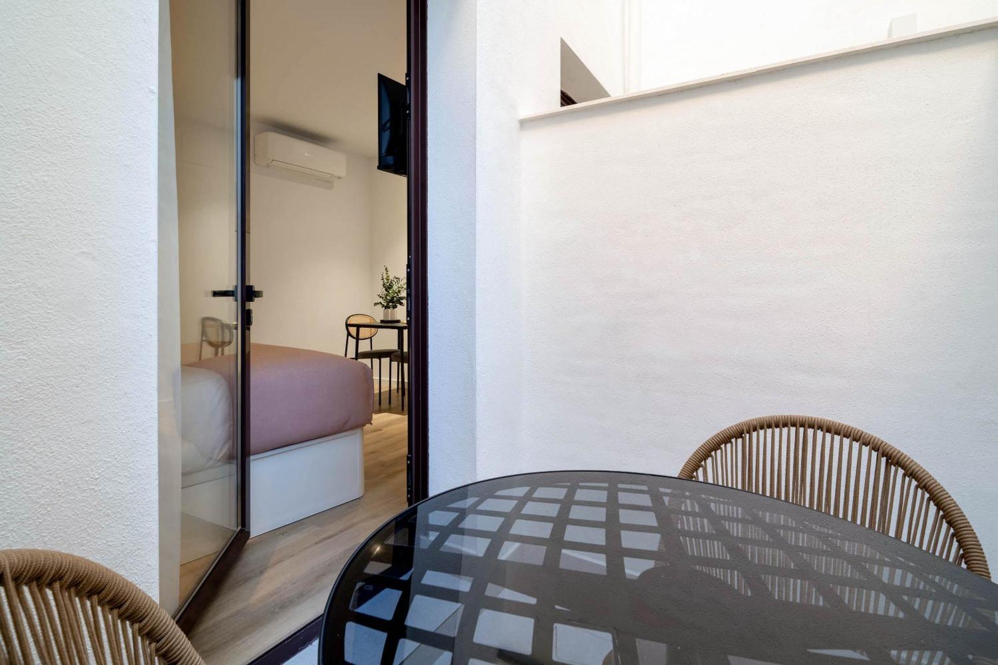 Limehome Malaga Calle Victoria Habitación foto